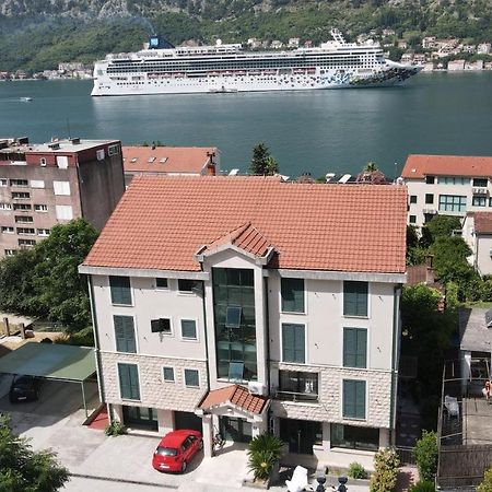 Promenade,5 Min Old Town Apartment Kotor Bagian luar foto