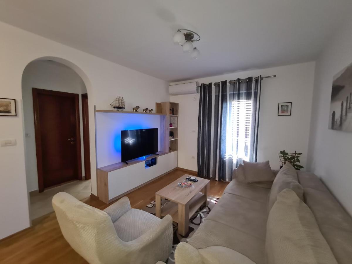 Promenade,5 Min Old Town Apartment Kotor Bagian luar foto