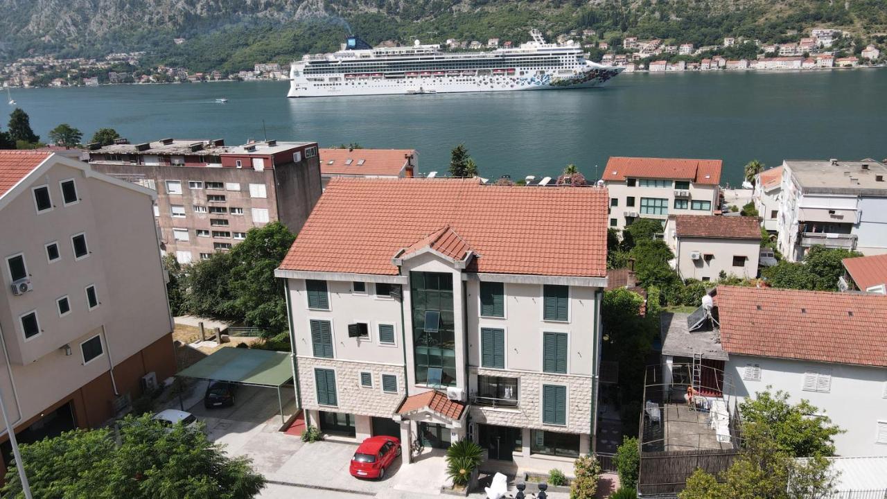 Promenade,5 Min Old Town Apartment Kotor Bagian luar foto